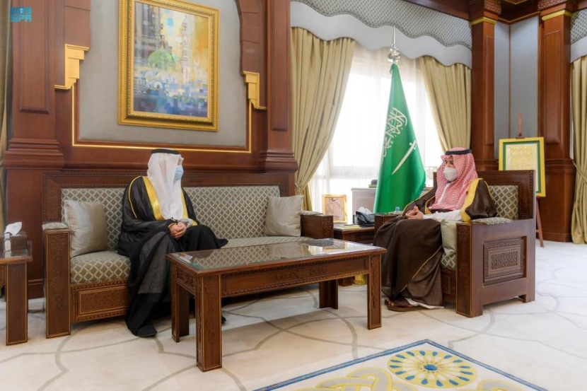 أمير المدينة يهنئ مدير فرع «الخارجية» في المنطقة بمناسبة تكليفه