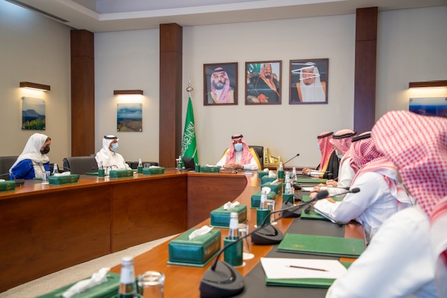 أمير منطقة حائل يدشن فرع جمعية "إعلاميون" 