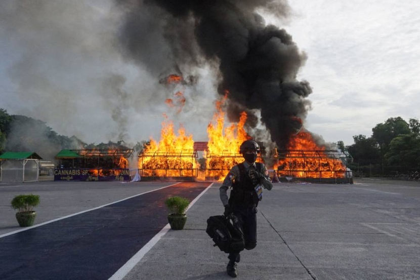 إتلاف مخدرات قيمتها تفوق نصف مليار دولار