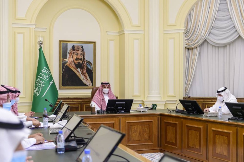 أمير المدينة المنورة: بذل قصارى الجهد لخدمة ضيوف الرحمن والتيسير عليهم