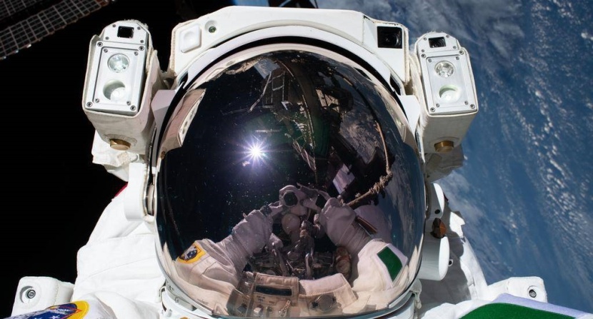 آلاف الأوروبيين يتنافسون لعبور أبواب الفضاء