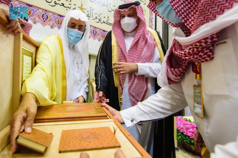 أمير المدينة المنورة ينوه بعناية القيادة بمجمع الملك فهد لطباعة المصحف