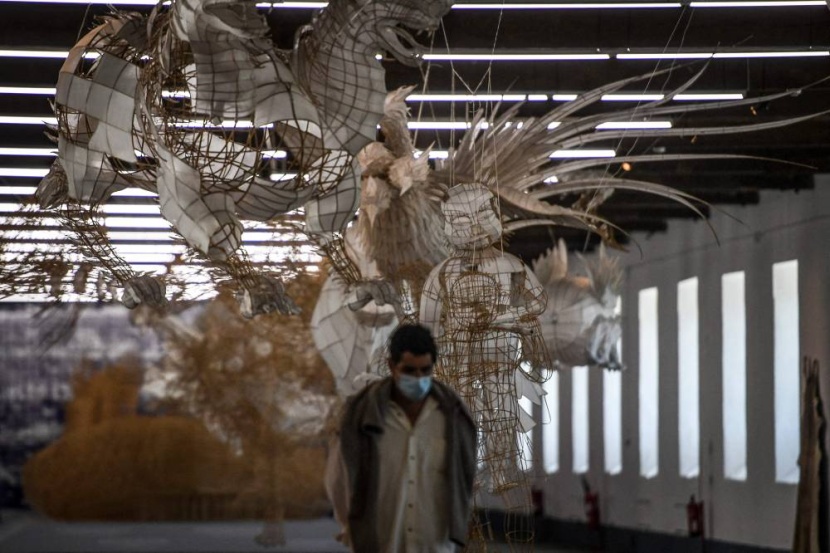 البرتغال تستضيف معرضا يقدم تمثالا من فلين ولوحة بلاط