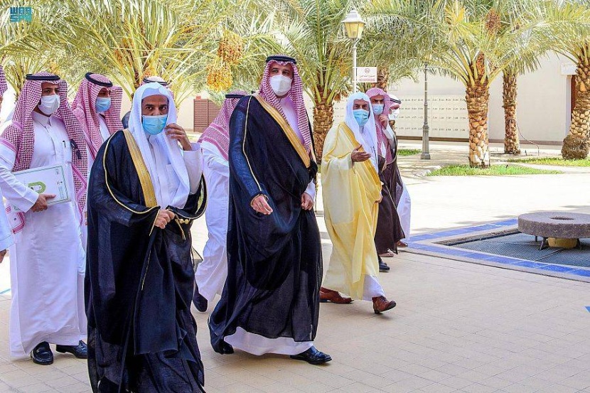 أمير المدينة المنورة يتفقد ميقات ذو الحليفة