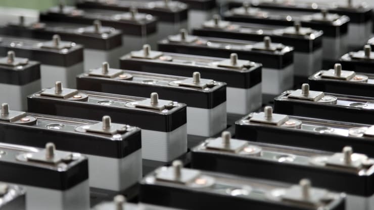 "فاراسيس" الصينية تراجع خطط بناء مصنع بطاريات في ألمانيا