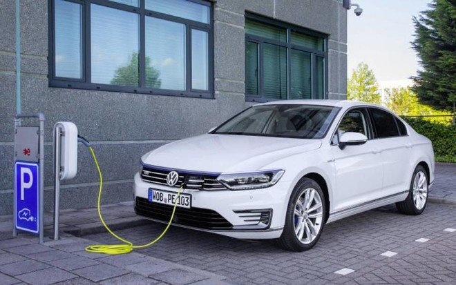 50 % من سيارات "فولكس فاجن" كهربائية في 2030