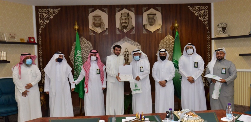 خريجو "الحاسبات" يصممون منصة إلكترونية للأندية الطلابية بجامعة "المؤسس" 