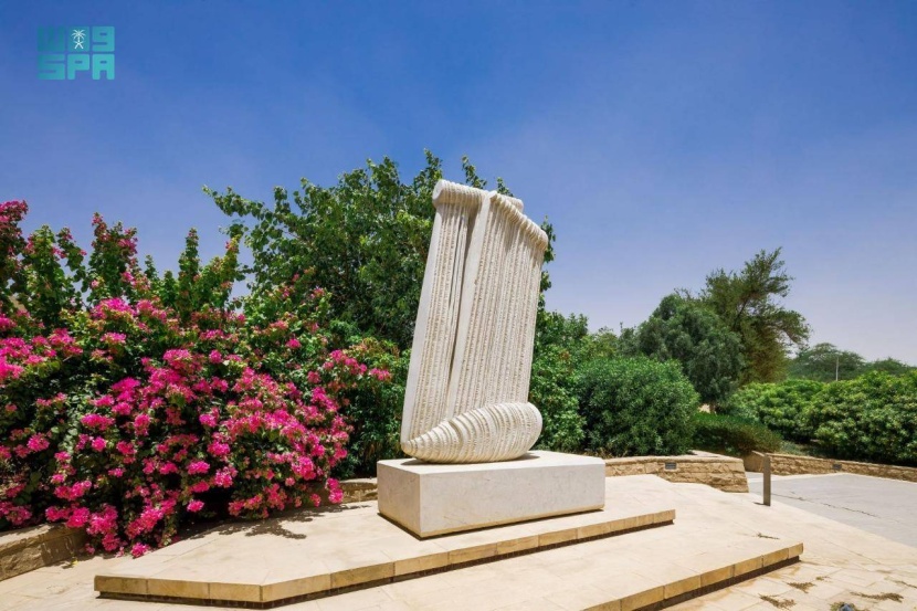 20 فنانا محليا وعالميا يشاركون في ملتقى طويق الدولي للنحت