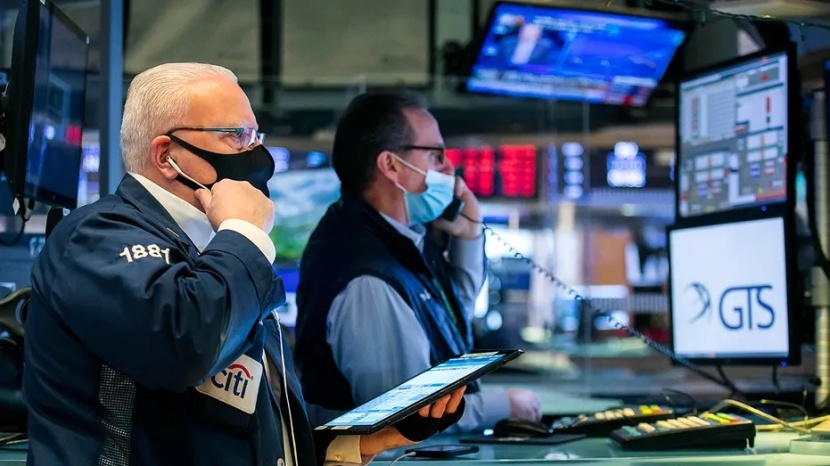 مؤشرات "وول ستريت" تواصل الخسائر.. "ستاندرد اند بورز" و"داو جونز" يهبطان 2%