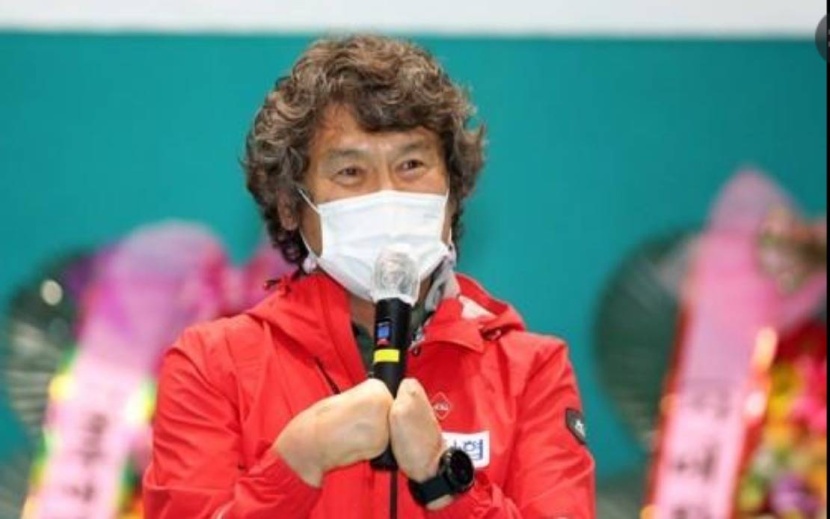 متحدي إعاقة يتسلق الهمالايا من دون أصابعه الـ 10