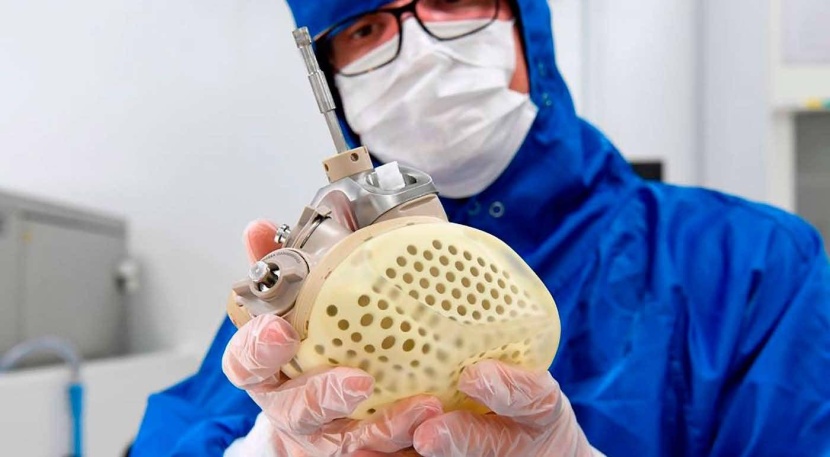 عملية ناجحة تمهد الطريق لزراعة القلوب الاصطناعية