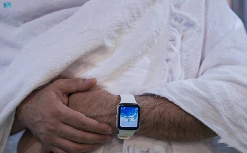 مسار إلكتروني وروبوتات وسوار ذكي .. التقنية في خدمة الحجاج