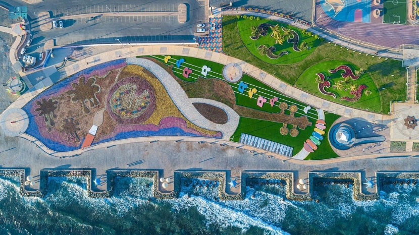 ضباء.. "لؤلؤة البحر الأحمر" بكورنيشها المختلف وهدير أمواجها