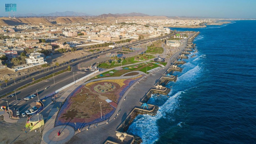 ضباء.. "لؤلؤة البحر الأحمر" بكورنيشها المختلف وهدير أمواجها