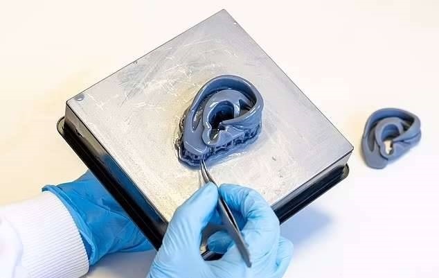 علماء ينجحون في تصميم آذان وأنوف بالطباعة ثلاثية الأبعاد