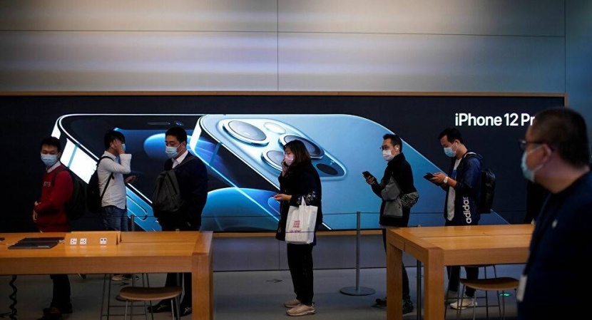 «أبل» تصلح ثغرة أمنية في هواتف آيفون