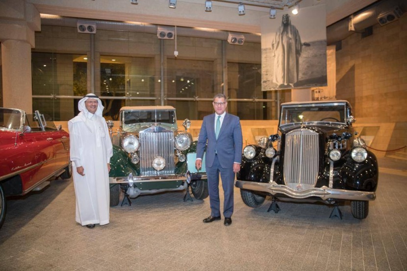 وزير الطاقة يصطحب رئيس مؤتمر قمة المناخ في جولة بقصر المربع