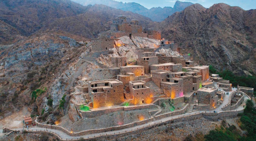 «ذي عين» .. قرية بحصن طبيعي تتوسط مرتفعات تهامة