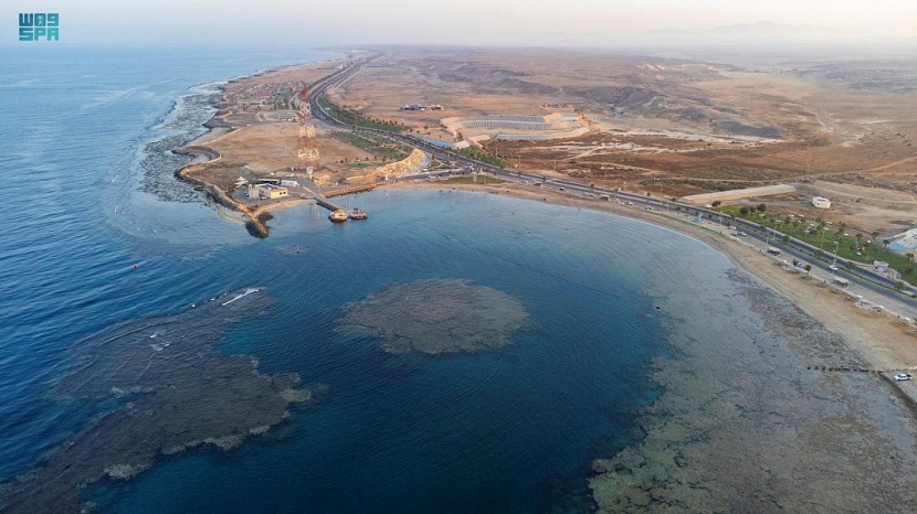 سواحل الوجه.. عناق الجمال بين البر والبحر  