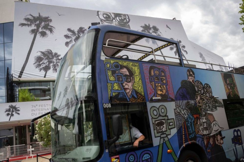 «كان السينمائي» يحد من بصمته الكربونية باعتماد السيارات الكهربائية