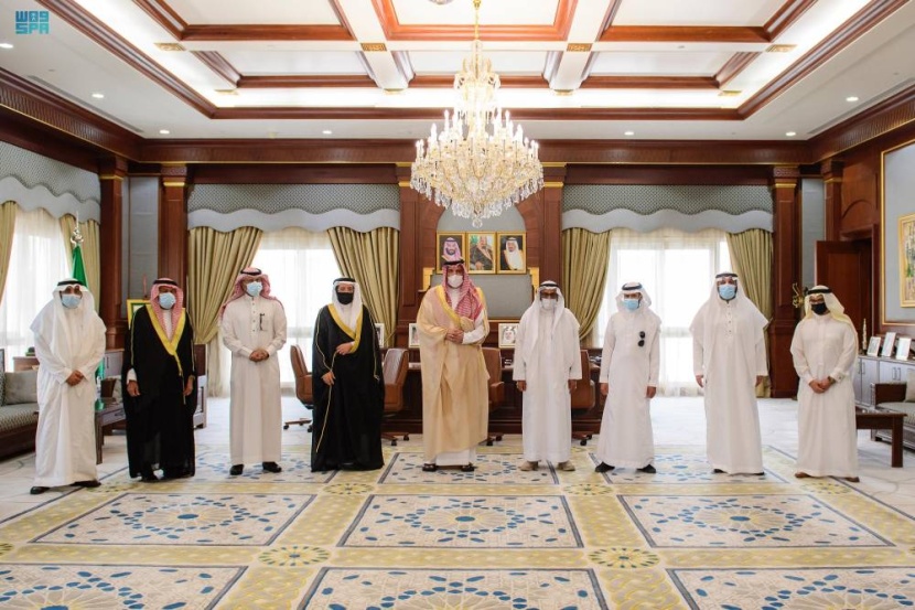 أمير المدينة المنورة يطلع على خطط الجمعية التعاونية للإسكان
