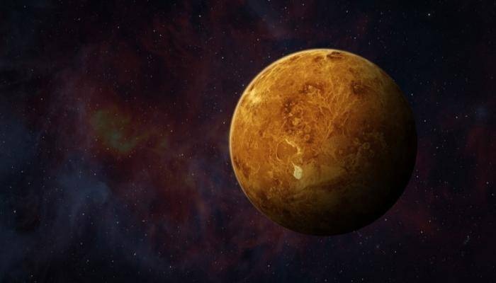 مركبتان فضائيتان تناوران فوق كوكب الزهرة