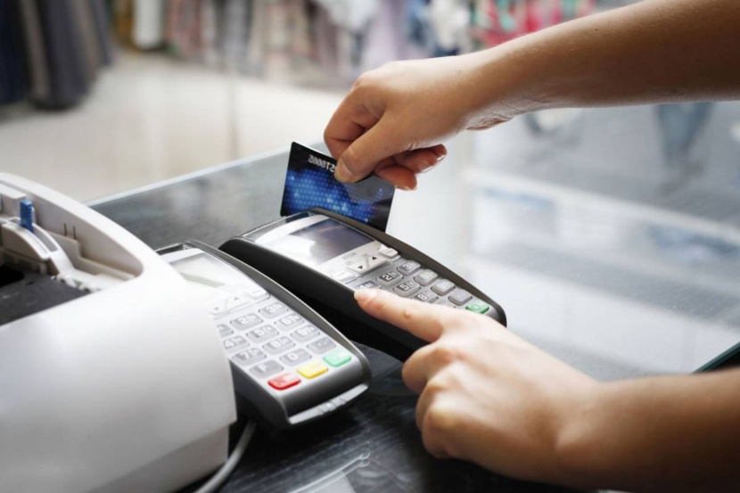 تراجع إنفاق المستهلكين عبر نقاط البيع في السعودية خلال أسبوع إلى 9 مليار ريال