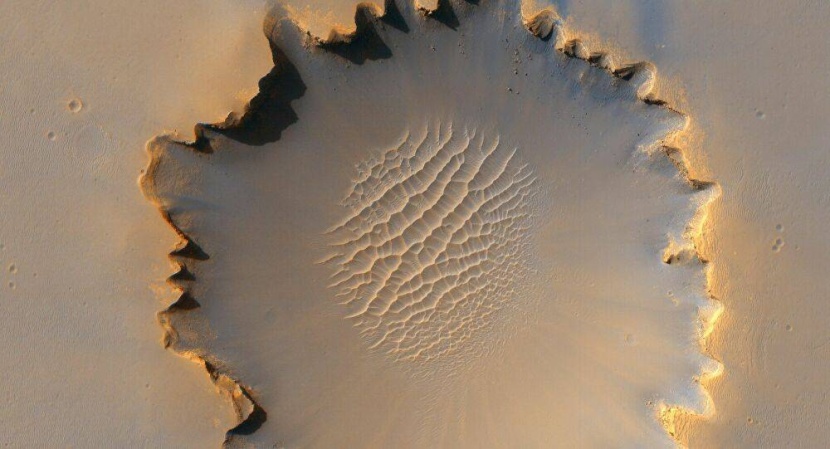 بعثة اليابان تعود بكنز ثمين إلى الأرض