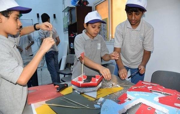 «موهبة» تختتم برامجها الإثرائية بأطباء وطيارين ومهندسين