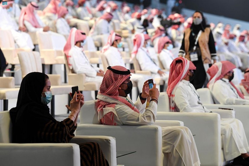مبيعات المزاد الدولي لمزارع إنتاج الصقور تتجاوز 221 ألف ريال في اليوم الأول