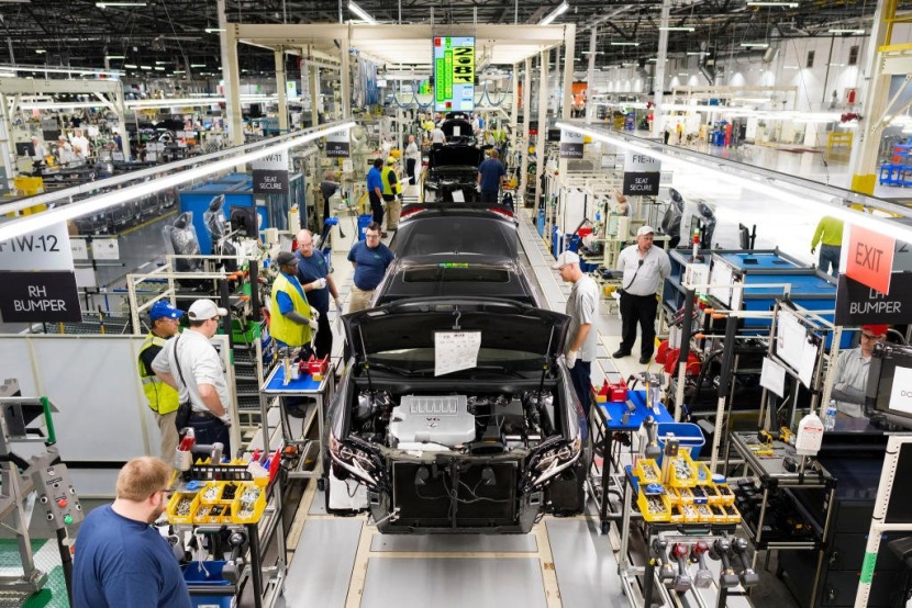 عامل مصاب بكورونا يعطل مصانع تويوتا