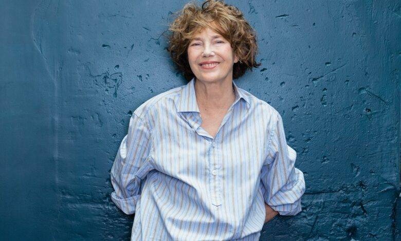 ابنة بيركن تطمئن جمهورها على صحة والدتها