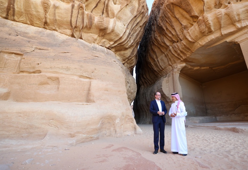  وزير الخارجية يصحب وزير خارجية النمسا في جولة على المواقع الأثرية بالعلا