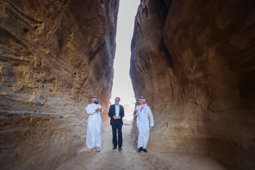  وزير الخارجية يصحب وزير خارجية النمسا في جولة على المواقع الأثرية بالعلا