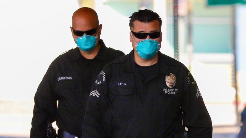 بسبب أوامر إلزامية باللقاح .. أفراد شرطة يقاضون لوس أنجلوس