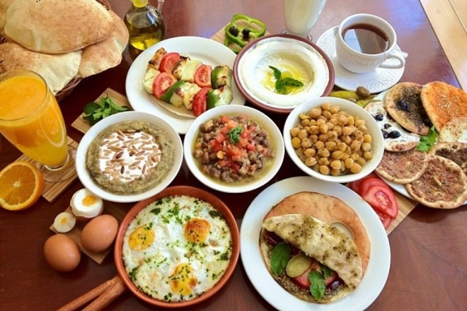 الإفراط في تناول الطعام لا يسبب دائما زيادة في الوزن