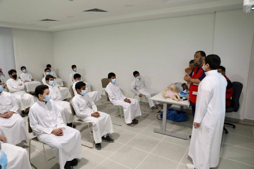 برامج مدرسية لتعزيز الوعي بمهارات الإنقاذ أوقات الأزمات