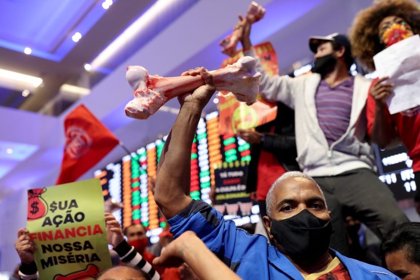 البرازيل: محتجون مشردون يحتلون مقر البورصة