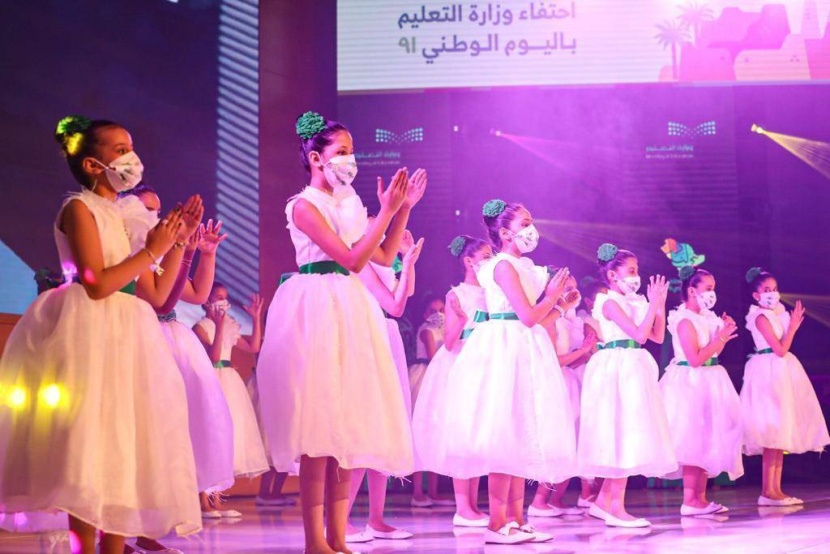 في أجواء وطنية .. الطلاب والطالبات يسطرون حكاية وفاء في ملحمة «هي لنا دار»