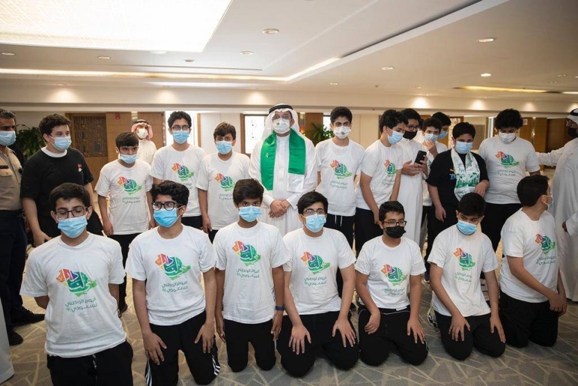 تنافس طلابي شعرا ونثرا .. والمدارس تكتسي باللون الأخضر احتفاء باليوم الوطني