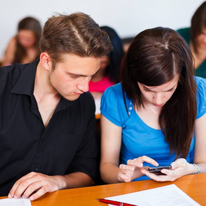 الغش في الامتحانات "بزينس" يدر مليارات الدولارات