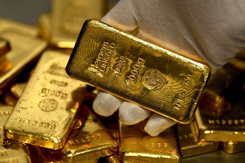 الذهب يرتفع بفعل تراجع طفيف للدولار والبلاديوم يقفز 1.8%