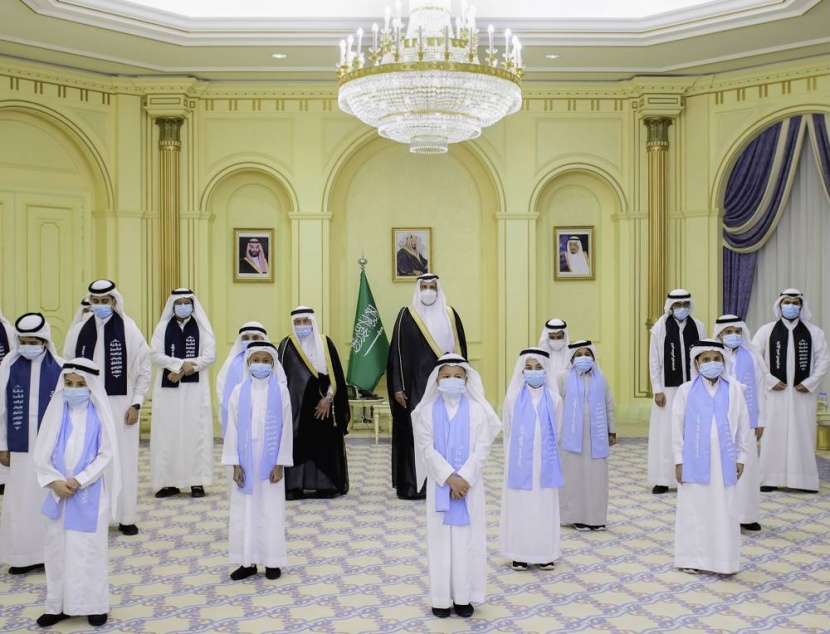 أمير المدينة المنورة يستعرض المنجزات التعليمية لـ«تكافل» خلال 10 أعوام