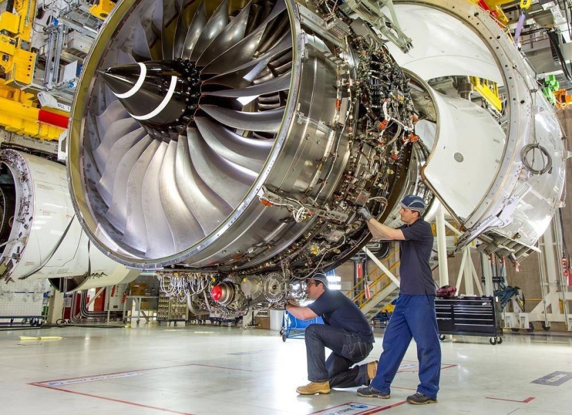 "رولز رويس" تتطلع إلى تحويل أكبر خطر يواجهها إلى فرصة
