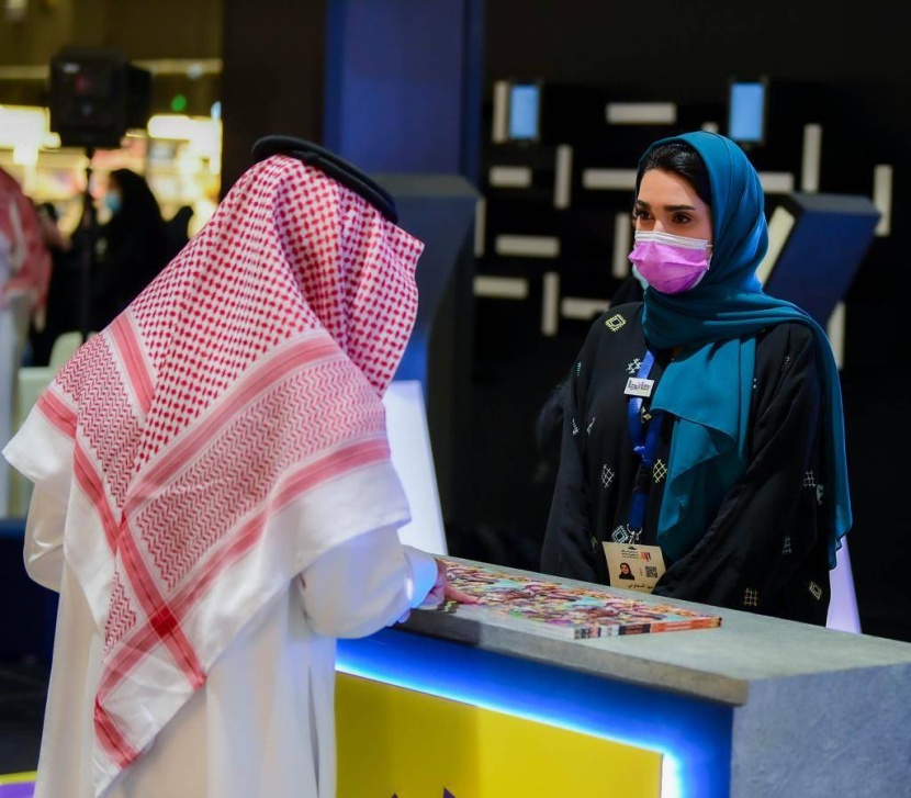 معرض الرياض للكتاب .. «المعلقات السبع» تخطف الأنظار  ومبادرة «ساقية الرياض» تدعم المواهب