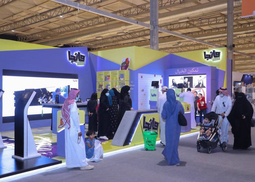 معرض الرياض للكتاب .. «المعلقات السبع» تخطف الأنظار  ومبادرة «ساقية الرياض» تدعم المواهب