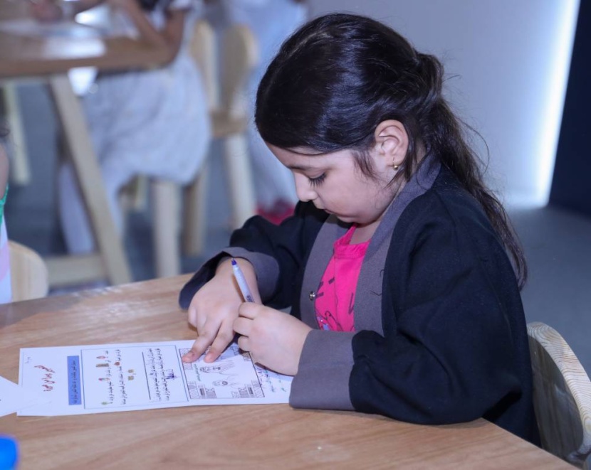 معرض الرياض للكتاب .. «المعلقات السبع» تخطف الأنظار  ومبادرة «ساقية الرياض» تدعم المواهب