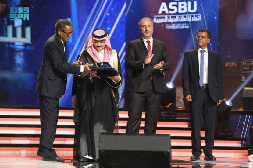 «المهرجان العربي»  يكرم باهبري والصبي تقديرا لمسيرتهما الإعلامية