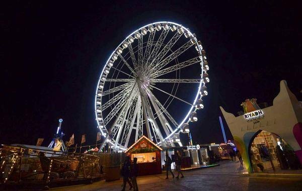 «ونتر وندرلاند» .. نفاد التذاكر وألعاب جديدة ومنافسات بين الآباء والأبناء