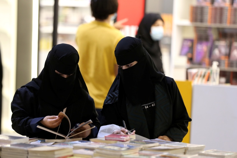 معرض الرياض الدولي للكتاب يواصل فعاليته